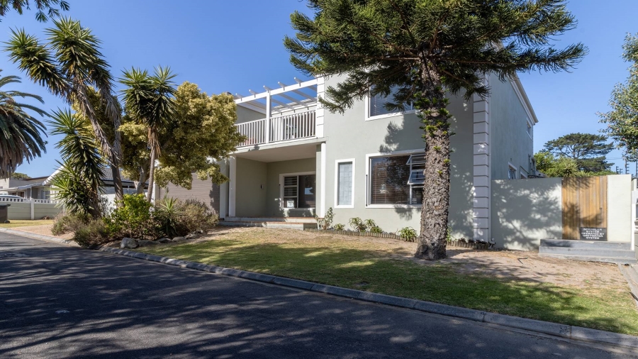 5 Bedroom Property for Sale in Northgate Western Cape